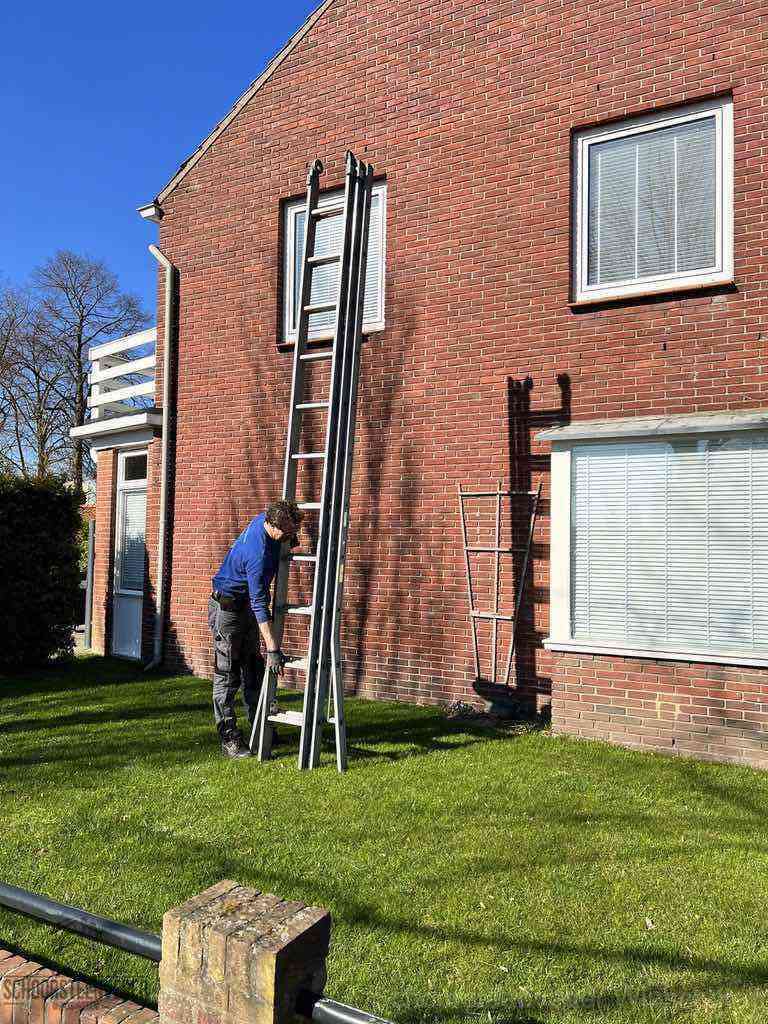 Winschoten schoorsteenveger huis ladder